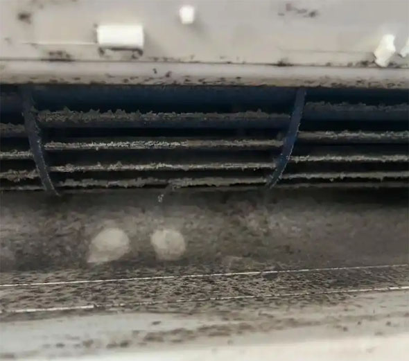 定兴空调吹的风有股烧焦味是怎么回事